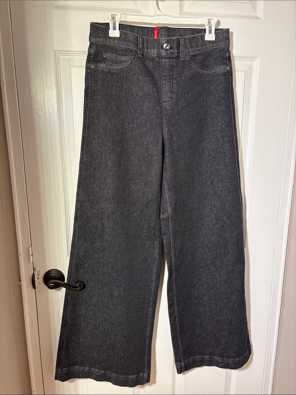 SPANXshape® EveryWear
Pull-On Wide Leg Denim Jeans in Charcoal Size Large